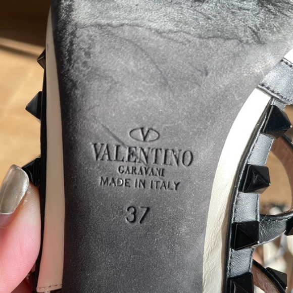 VALENTINO Garavani Vintage Studded Stilettos - Picture 7 of 8